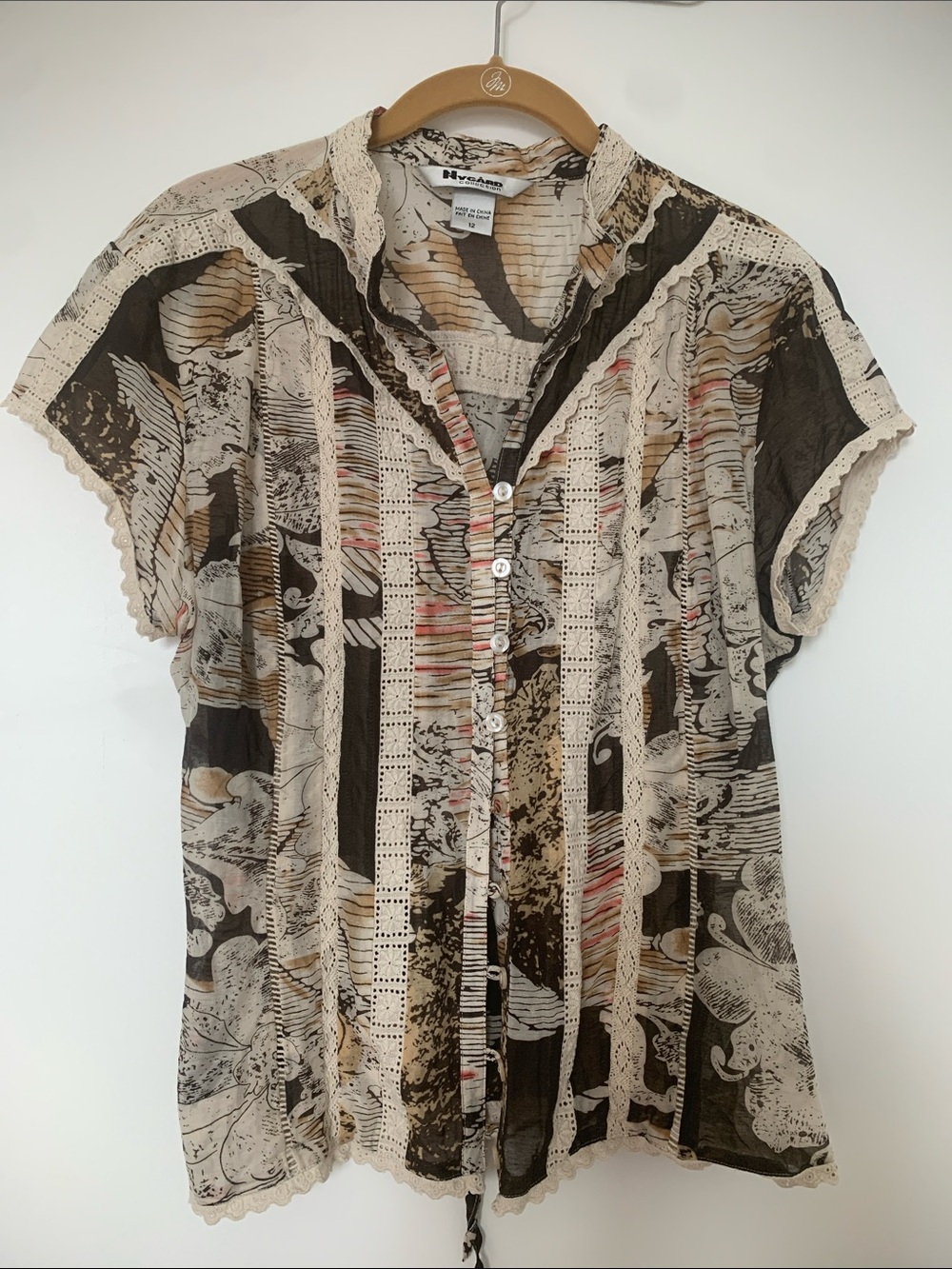 Vintage-Inspired Floral Lace Trim Button-Front Top